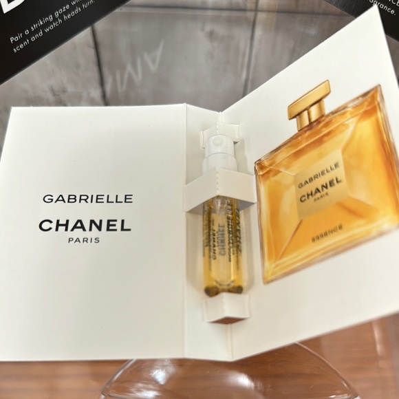 Chanel Makeup and Skincare Samples - Picture 4 of 8